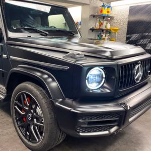 Mercedes-Benz G-Klasse komplett eingepackt durch professionelle Autofolierung.